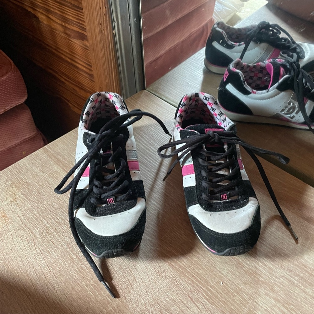 DC Women's Black and Pink Athletic Shoes